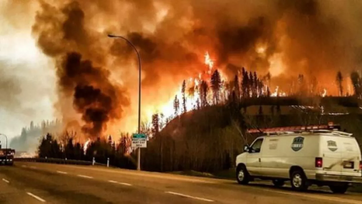 Incendiul din Canada capătă proporții apocaliptice: Focul acoperă o suprafață de 1.000 de kilometri pătrați (VIDEO)