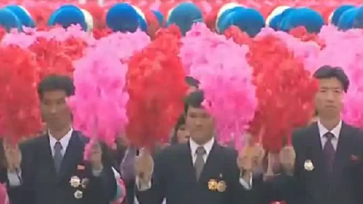 Defilare fastuoasă în cinstea liderului suprem al Coreei de Nord (VIDEO)