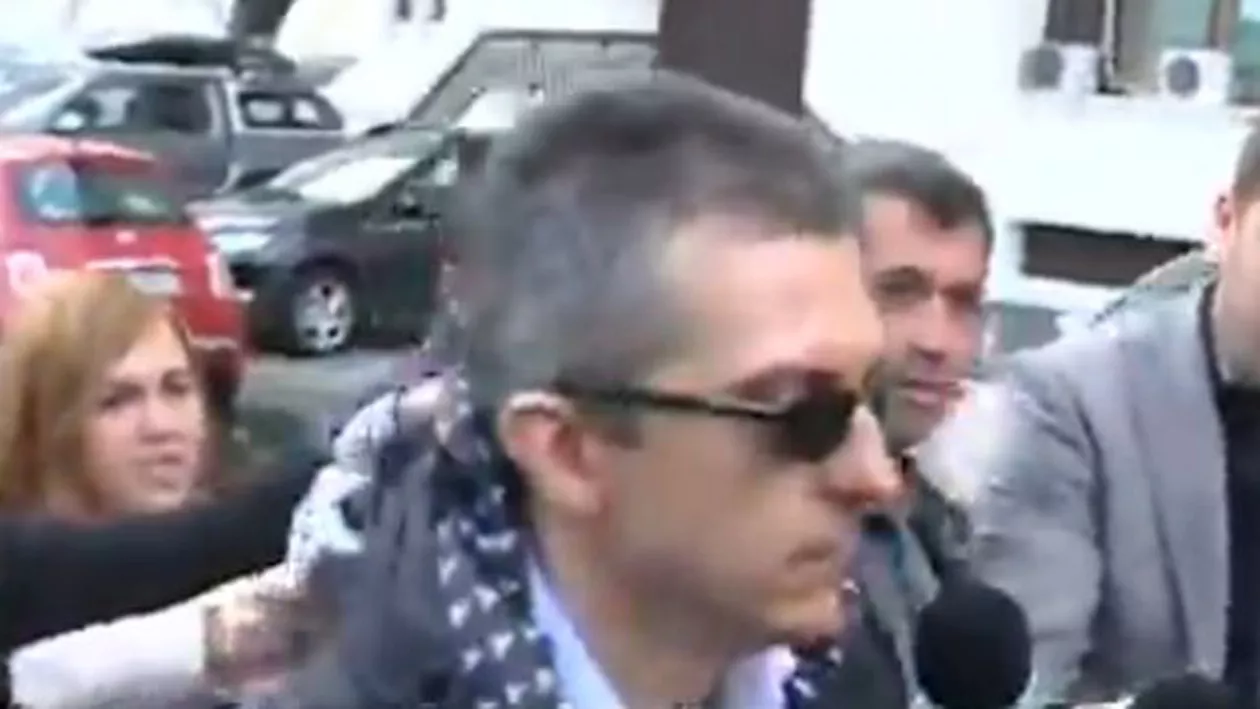 Primele imagini cu patronul Hexi Pharma, Dan Condrea, după ce a fost audiat la Parchetul General în dosarul dezinfectanților diluați din spitale (VIDEO)