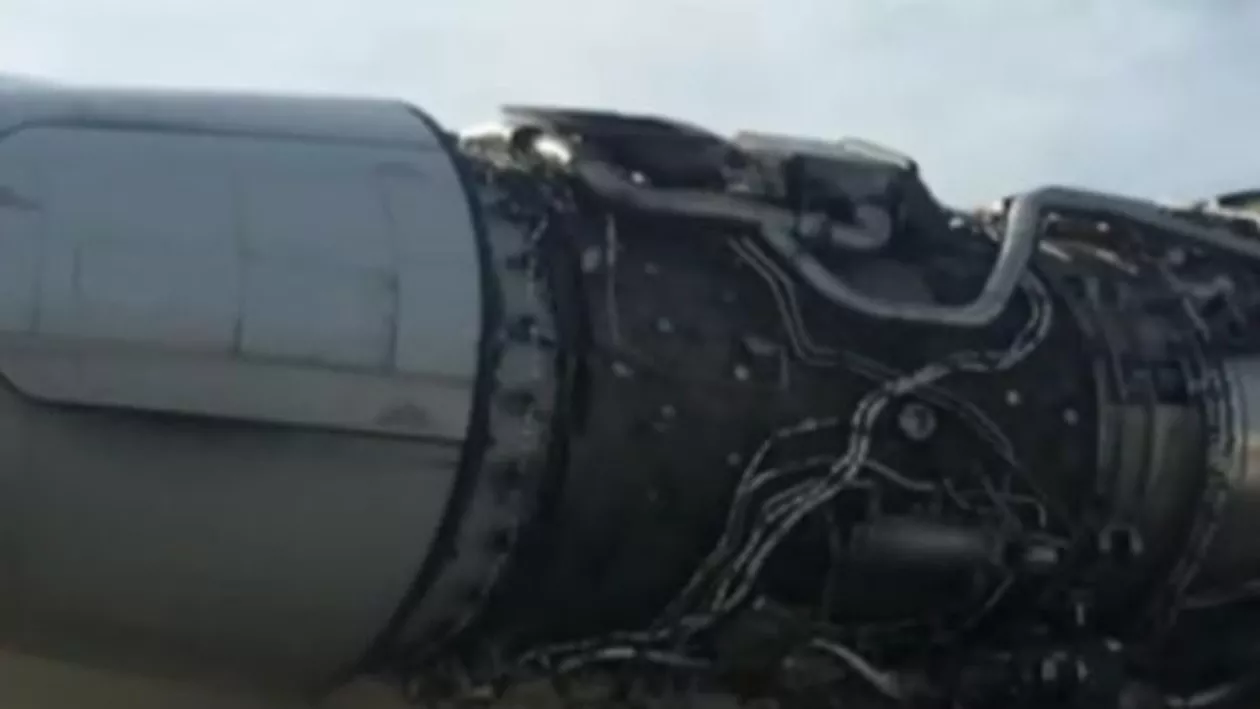 Aterizare de urgență: Un Boeing a fost forțat să oprească din cauza turbulențelor la un motor (VIDEO)