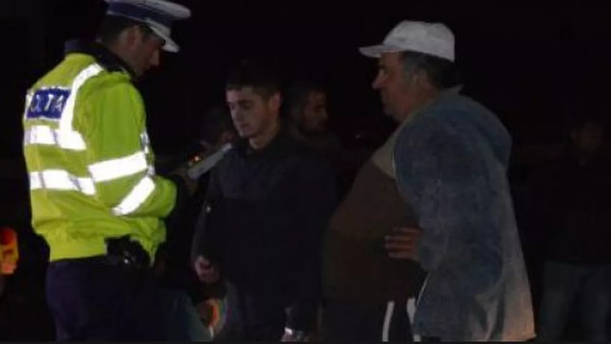 Vaslui: Un taximetrist a intrat cu mașina într-un alai de nuntă (VIDEO)