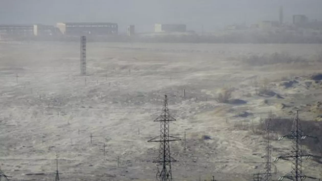 Un oraș este sufocat de poluare din cauza unei mine închise de 10 ani (VIDEO)