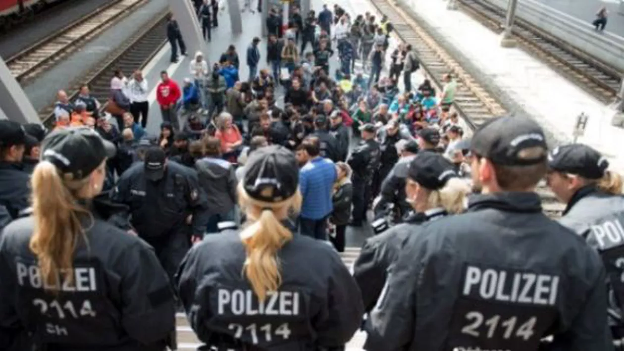 Ne populați pământurile cu străini pe care noi nu îi înțelegem! Tinerii germani, manifest anti-imigrație: Ne sacrificați valorile și tradițiile pentru o utopie multiculturală (VIDEO)