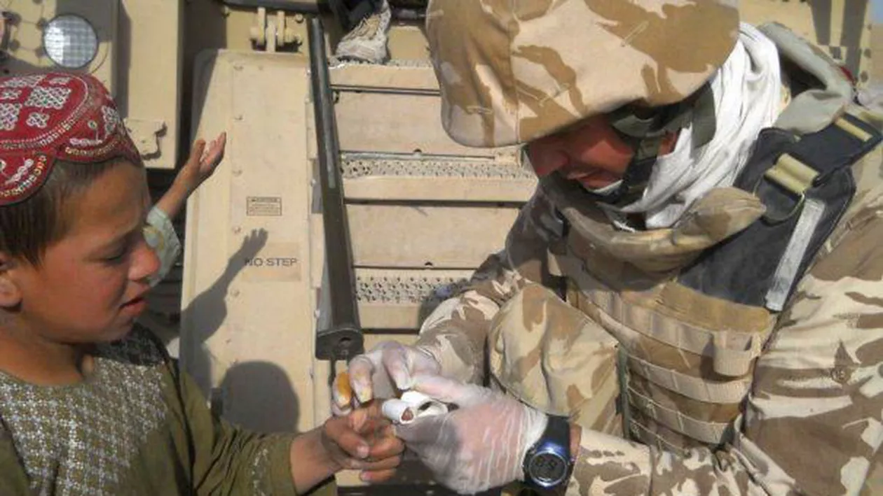 O nouă bombă în scandalul Hexi Pharma: Militarii români, trimiși pe câmpul de luptă cu dezinfectanți diluați (VIDEO)