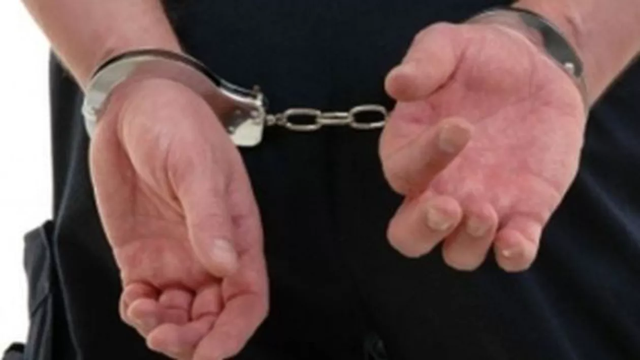 Un iranian a fost prins când încerca să vândă o jumătate de kilogram de opiu în Bucureşti