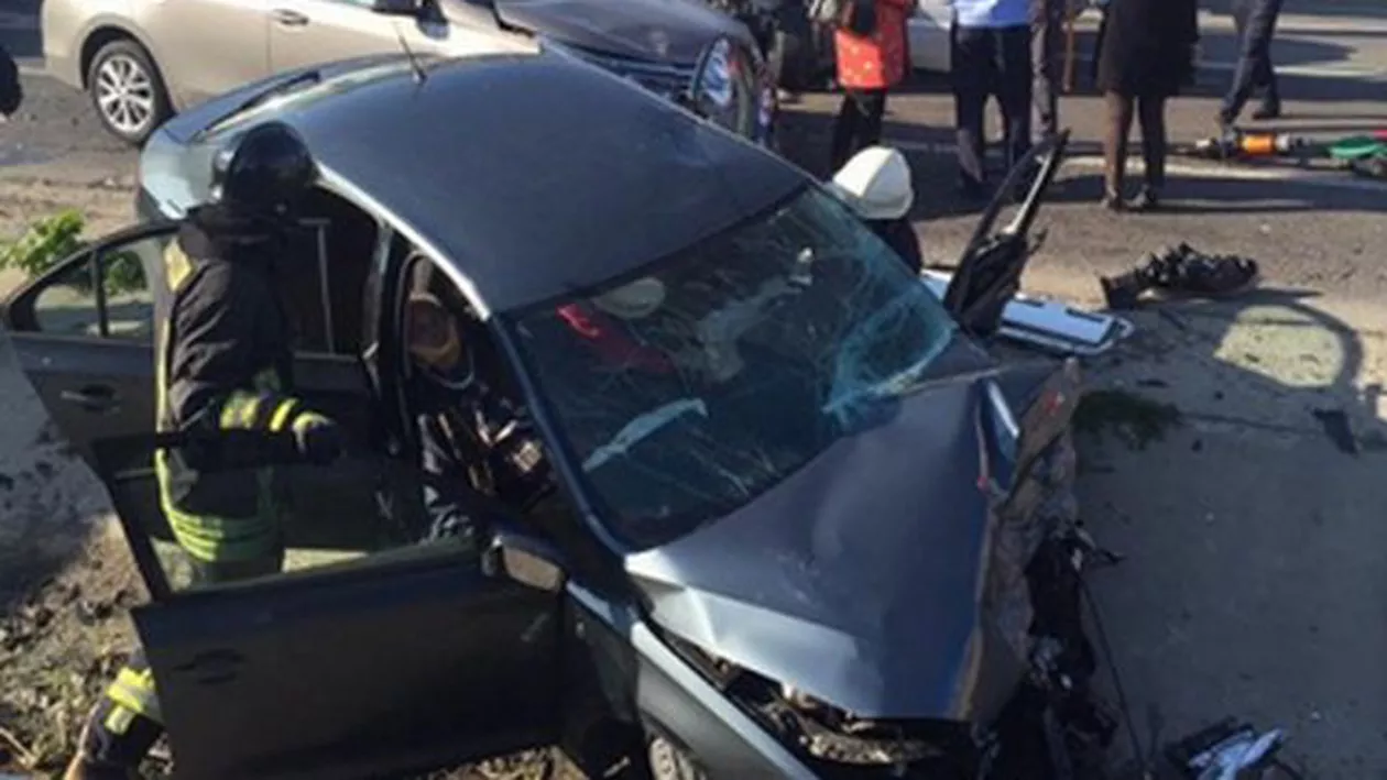 Accident cumplit la Iași: 4 mașini s-au făcut praf, iar o șoferiță a murit  (VIDEO)