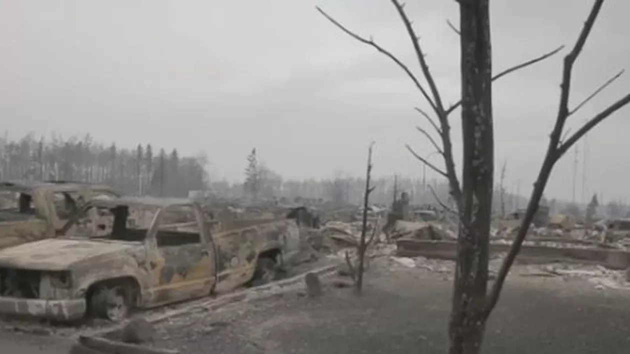 Incendiile devastatoare din Canada: A fost anulat ordinul de evacuare pentru importantele situri petroliere (VIDEO)