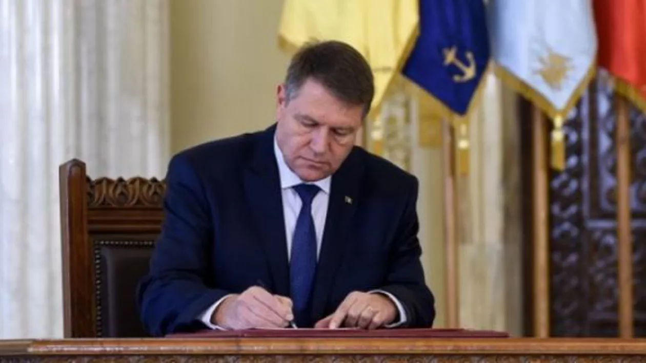 Iohannis a semnat decretele pentru acreditarea noilor ambasadori în Republica Moldova, Estonia şi Italia