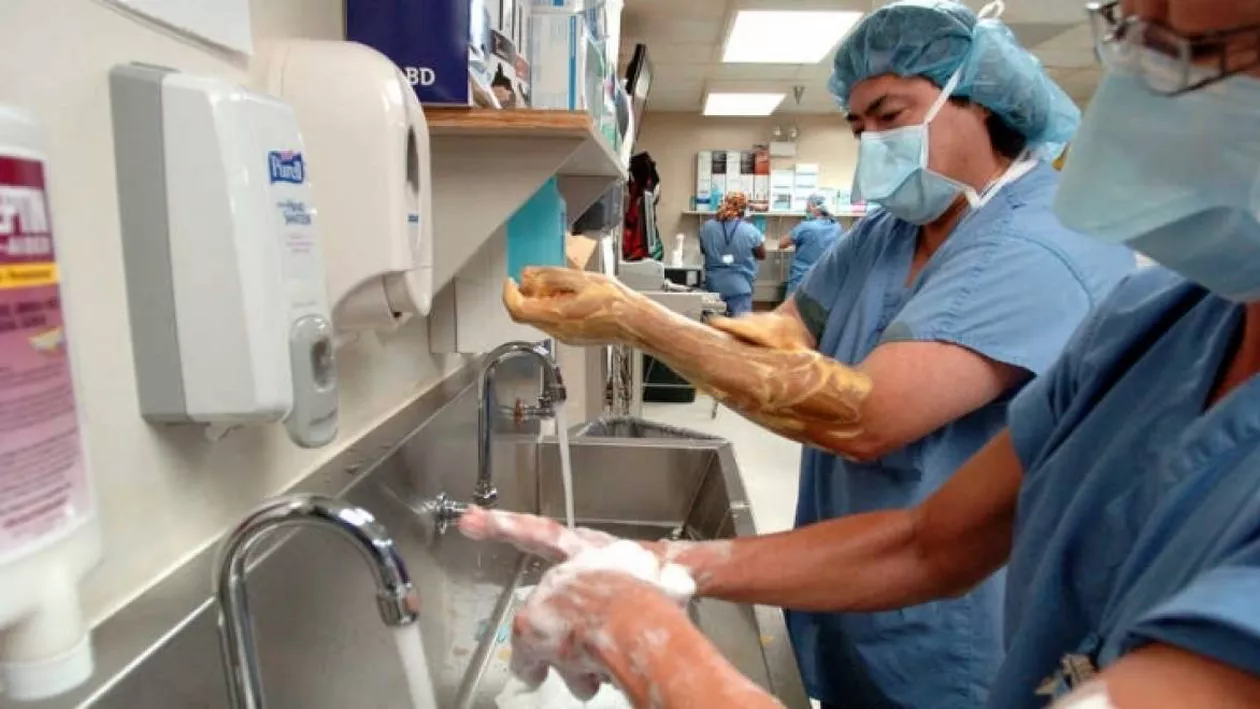 Paradoxurile SRI: Știam de infecțiile din spitale, dar nu este caz de siguranță națională (VIDEO)