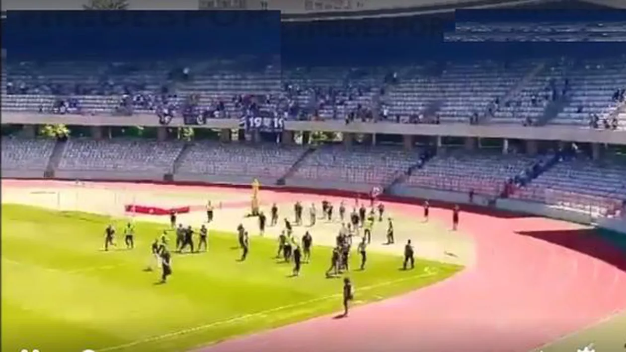 Situație incredibilă la Cluj: Fanii Universității i-au atacat cu bâte pe jucători (VIDEO)