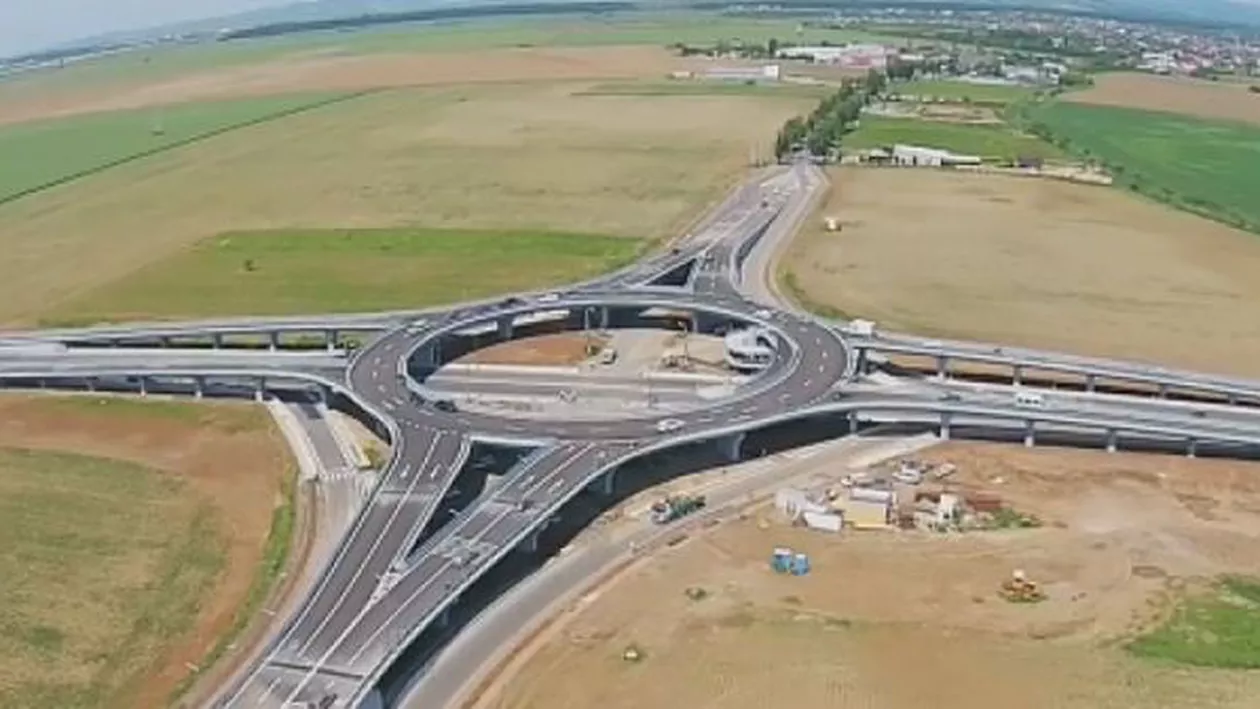 Vești bune pentru șoferi: Primul giratoriu suspendat din România este deschis circulației (VIDEO)