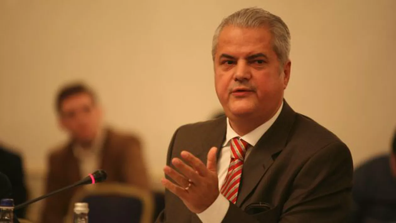 Adrian Năstase, dezamăgit de Guvernul Cioloș: S-a repetat ceea ce s-a întâmplat la festivitatea de la Deveselu