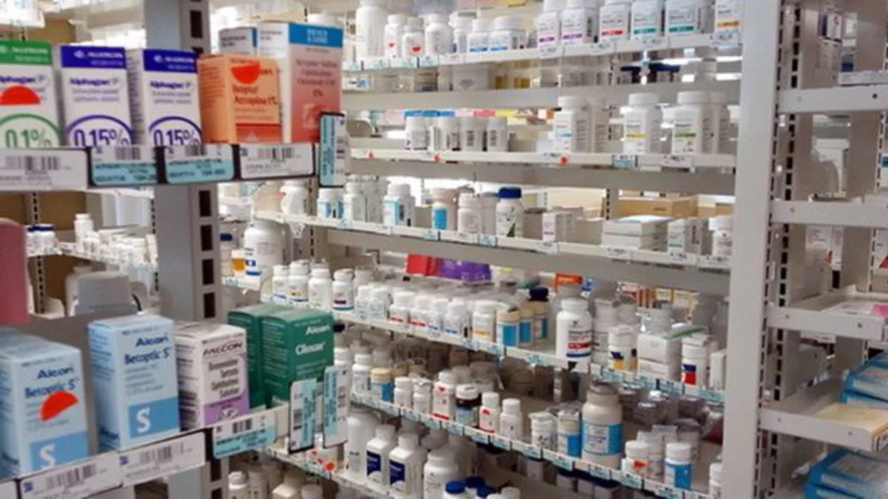 Percheziții la Agenția Națională a Medicamentului. O serie de studii contrafăcute, verificate de polițiști (VIDEO)