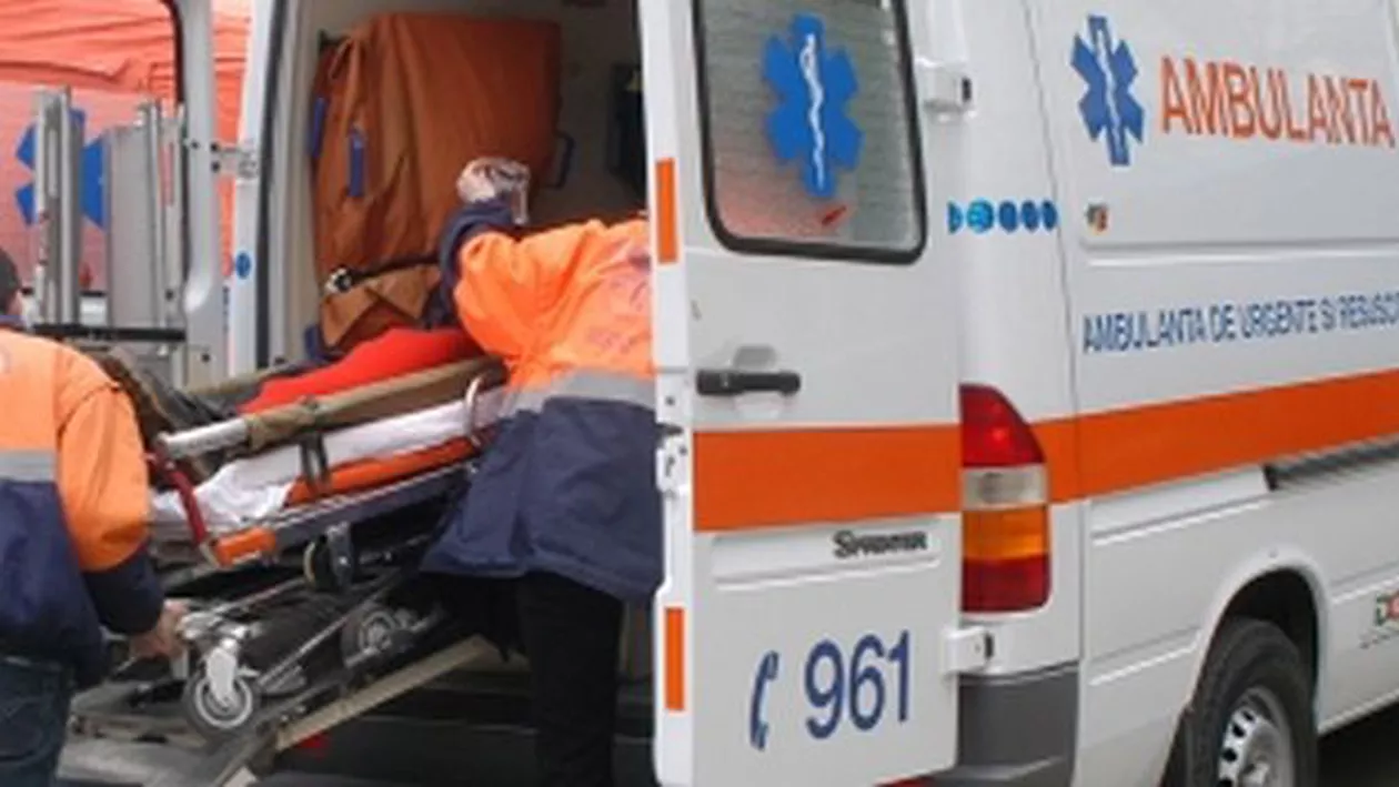 Trei elevi din Capitală au fost luați cu ambulanța după ce au acuzat probleme respiratorii (VIDEO)