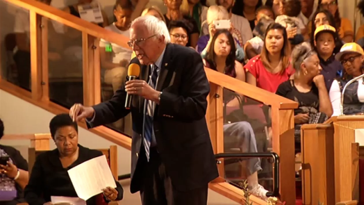 Incidente în Oakland: Activiști pentru drepturile animalelor au perturbat un discurs electoral al lui Bernie Sanders