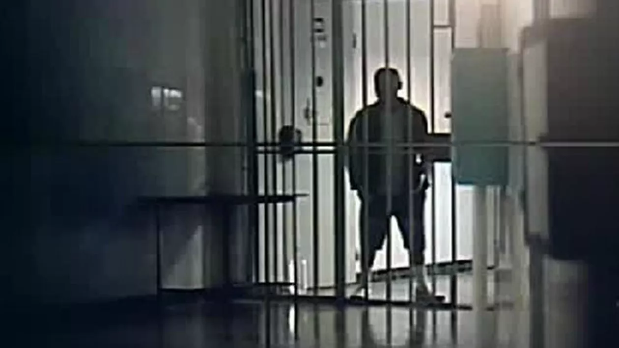 Angajații din penitenciare au ieșit în stradă: Gardienii cer salarii mai mari (VIDEO)