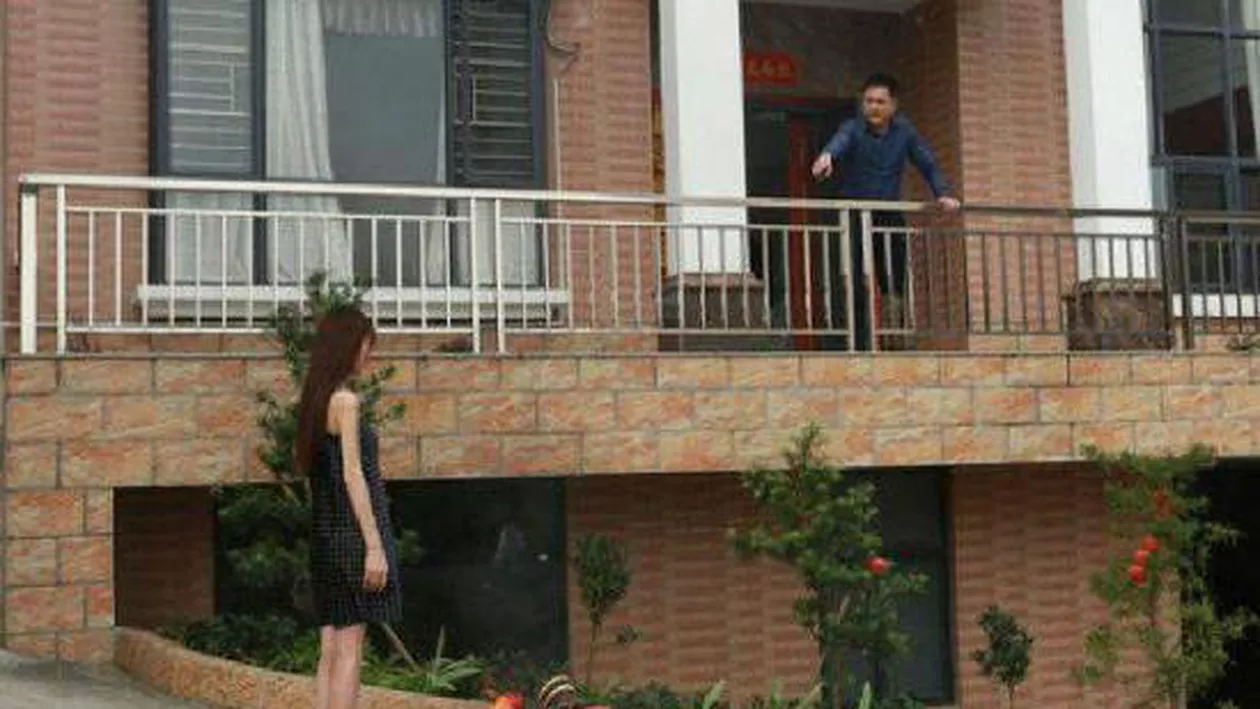 Și-a incendiat gențile de firmă și a decis să divorțeze de soțul ei, sătulă de viața luxoasă pe care bărbatul i-o oferea (FOTO)