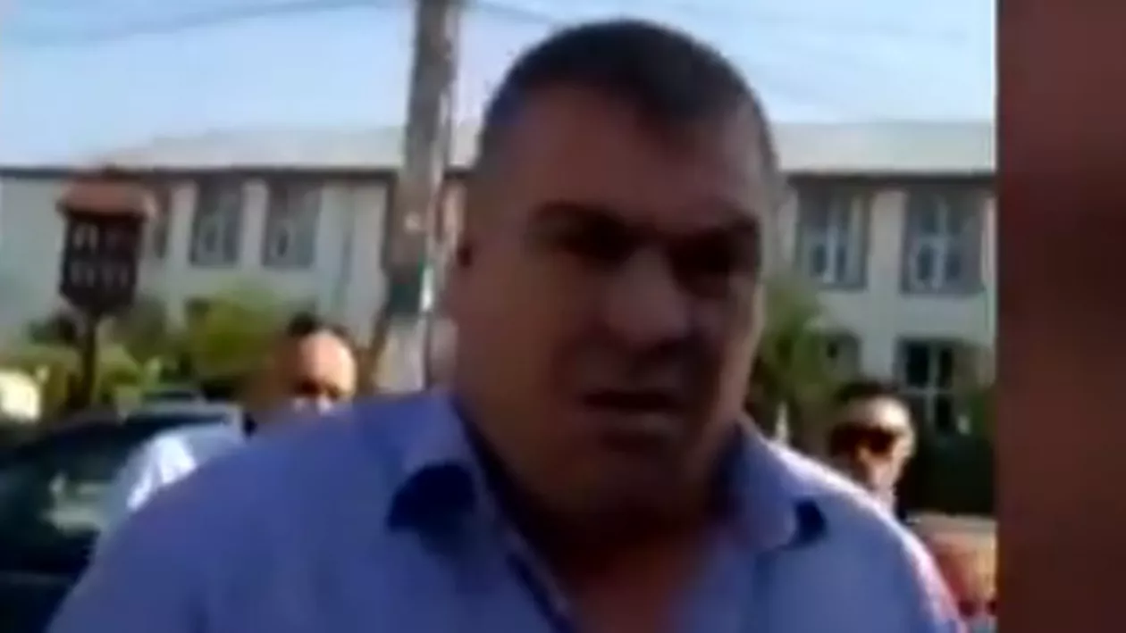 Un bărbat din Constanța a încercat să ”convingă” electoratul cu toporul. Mai multe incidente au apărut la alegeri (VIDEO)