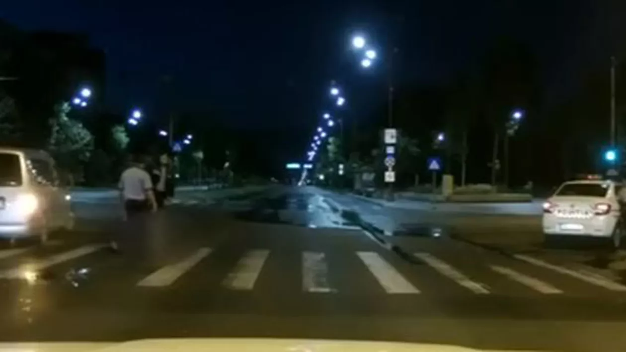 Scene șocante în centrul Capitalei: Un bărbat dezbrăcat și încătușat, lovit de oamenii legii. Reacția Poliției București (VIDEO)