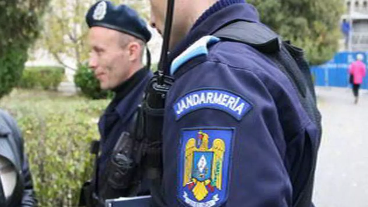 Scene incredibile chiar în centrul Capitalei: Jandarmii au amendat mai multe persoane pentru că organizau un protest neautorizat (VIDEO)