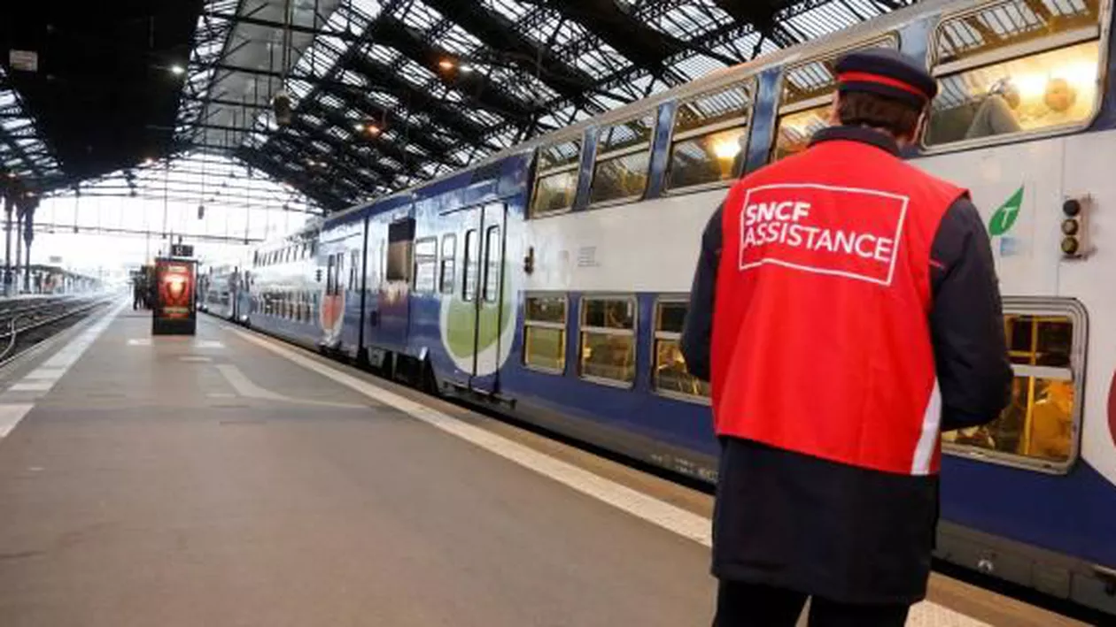 Grevă a feroviarilor, gunoierilor şi piloţilor în Franța, înainte de începerea Euro 2016