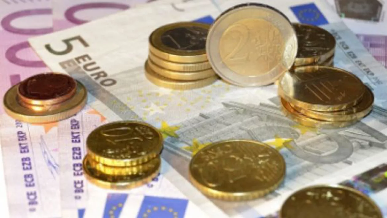 Euro atinge un nou record al ultimelor patru luni şi jumătate. Francul, cel mai ridicat nivel al anului