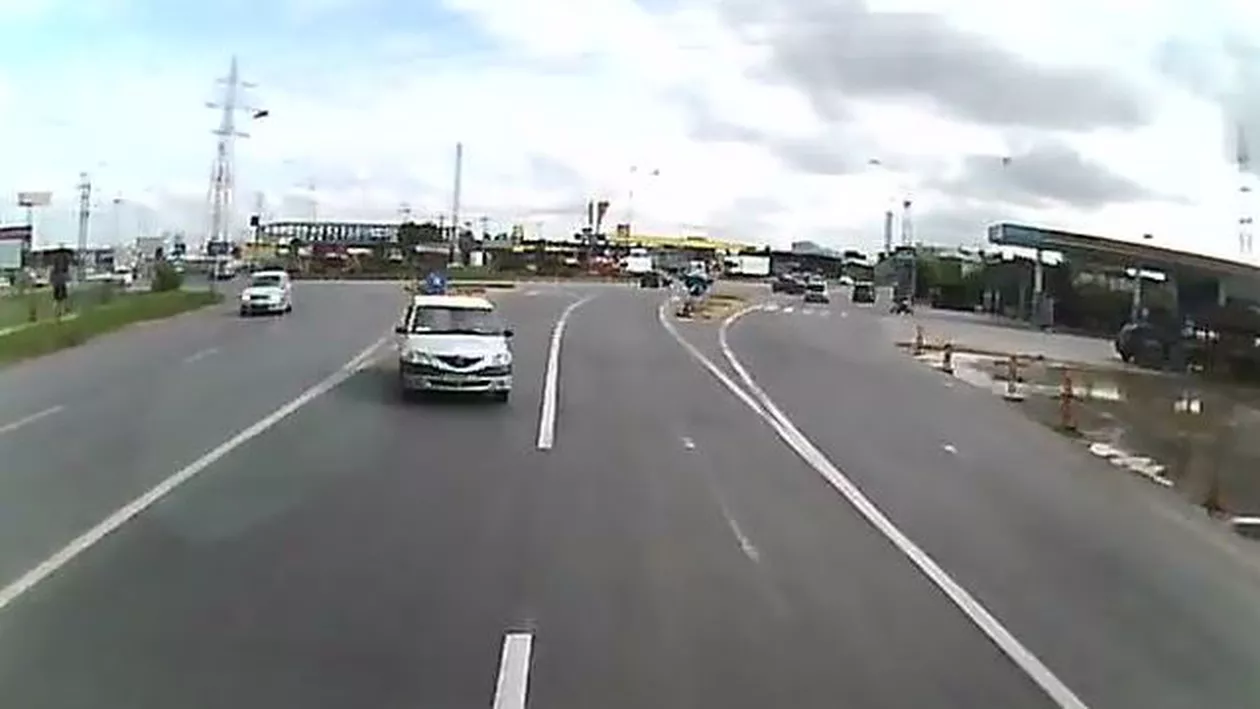 „Un taximetrist încearcă să se sinucidă pe drumurile din România”. Imaginile șocante în care o mașină intră intenționat într-un autotren plin cu gaz metan (VIDEO)