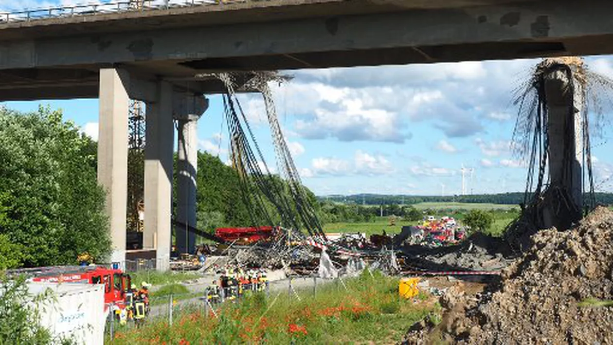 Cel puțin doi oameni au murit într-un accident de muncă pe o autostradă din Germania