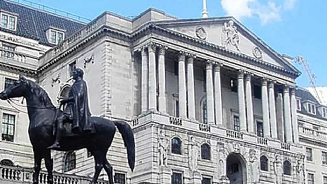 Banca Angliei a avertizat că lira sterlină va suferi o scădere bruscă imediat după ieşirea din UE (VIDEO)