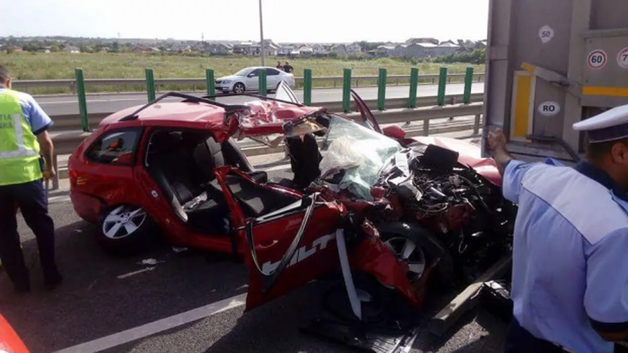 Accident grav la ieșirea de pe Autostrada 4! O mașină a s-a izbit de un TIR (FOTO)