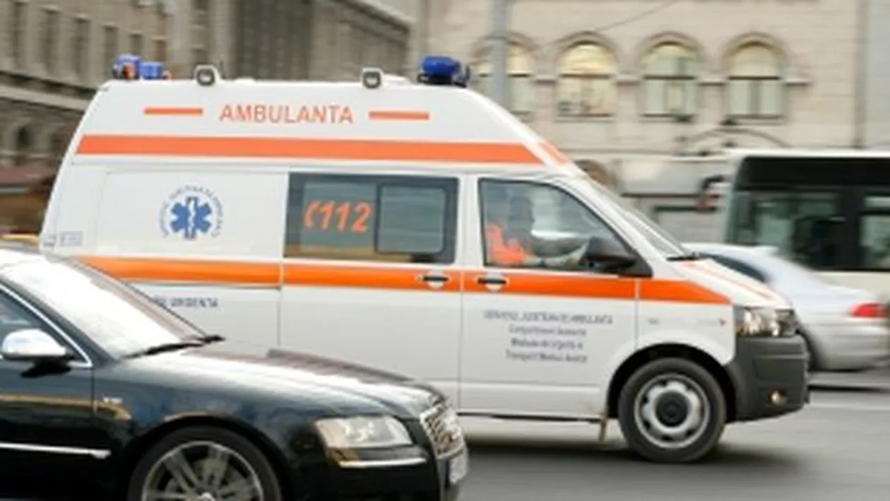 Argeş: Un copil a aşteptat trei ore pentru a fi transportat de la un spital la altul