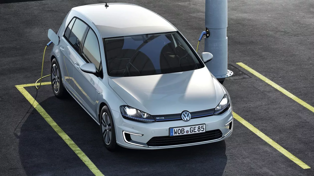 Compania Volkswagen nu se lasă doborâtă de scandalul emisiilor și are planuri mari: Vrea să lanseze 30 de modele de mașini electrice