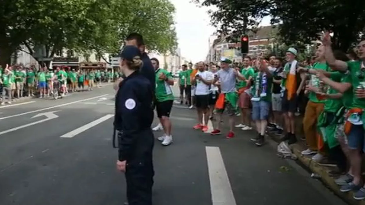 "Who's the sexy garda". Nebunii frumoși își continuă show-ul în Franța. Cu ce-au impresionat irlandezii de data asta (VIDEO)