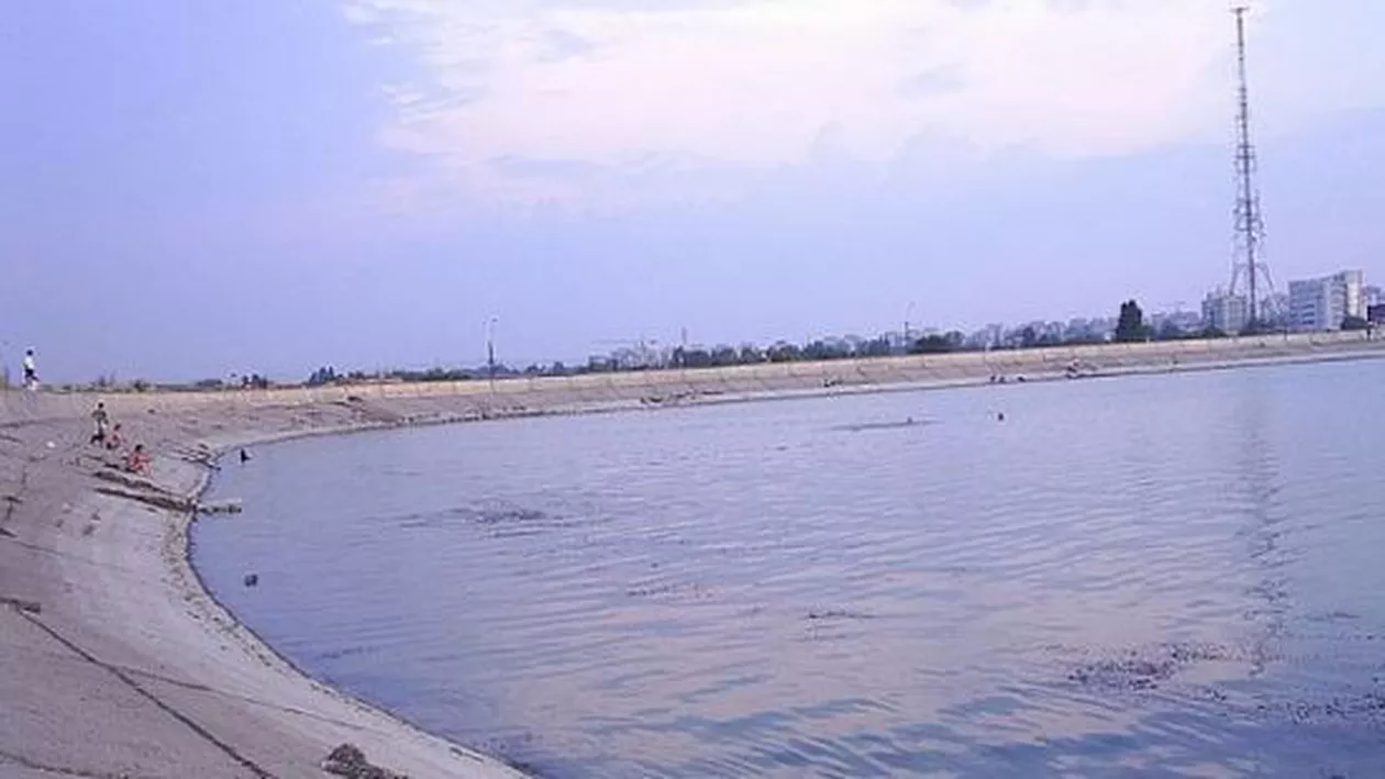 Tragedie pe Lacul Morii din Capitală. Un băiat a murit înecat, iar o fată se află în stare gravă la Spitalul Grigore Alexandrescu (VIDEO)