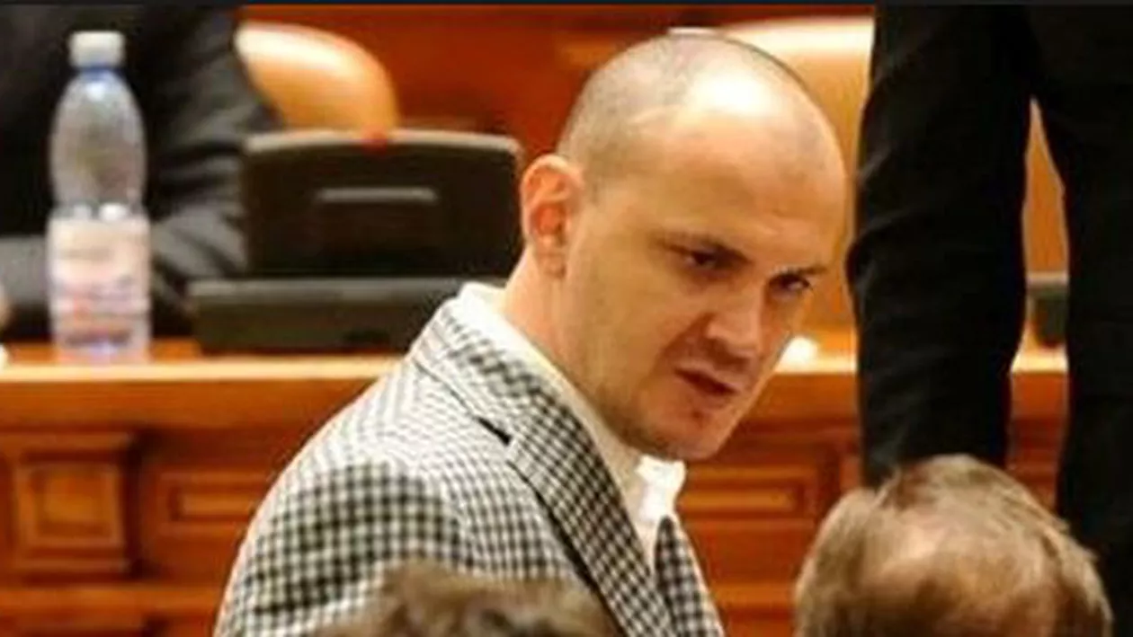 Sebastian Ghiță continuă ofensiva la adresa ministrului de la Fonduri Europene, Cristian Ghinea: "Un politruc și un diletant"