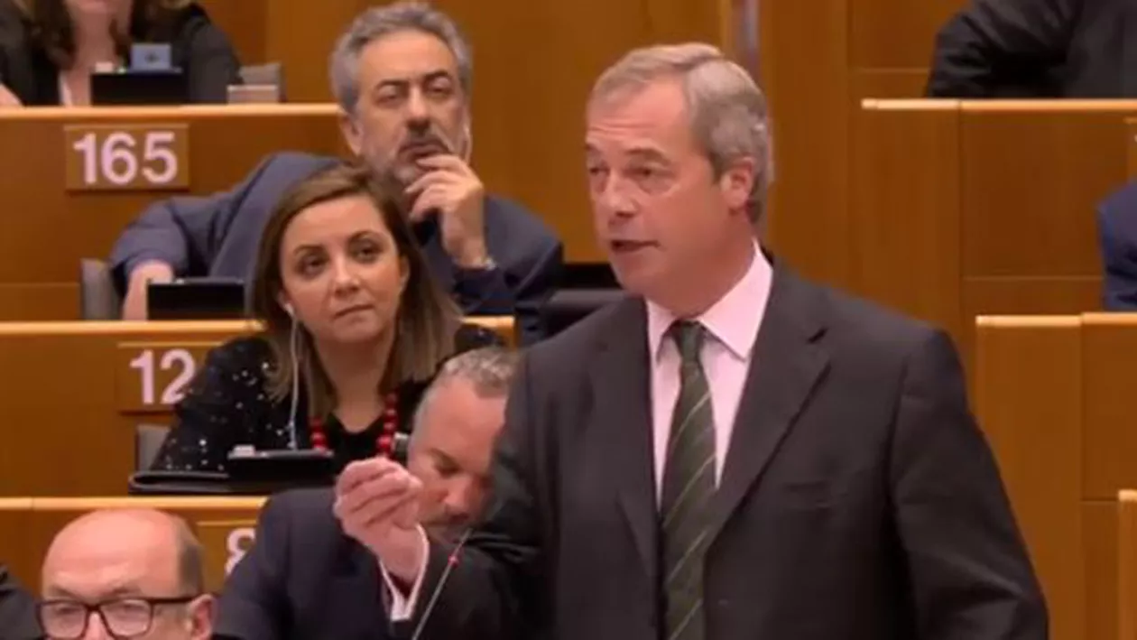 Nigel Farage, în Parlamentul European: Când am venit aici în urmă cu 17 ani afirmând că vreau să conduc o campanie pentru ieșirea Marii Britanii din UE, toți ați râs de mine. Acum nu mai râdeți, nu-i așa? (VIDEO)