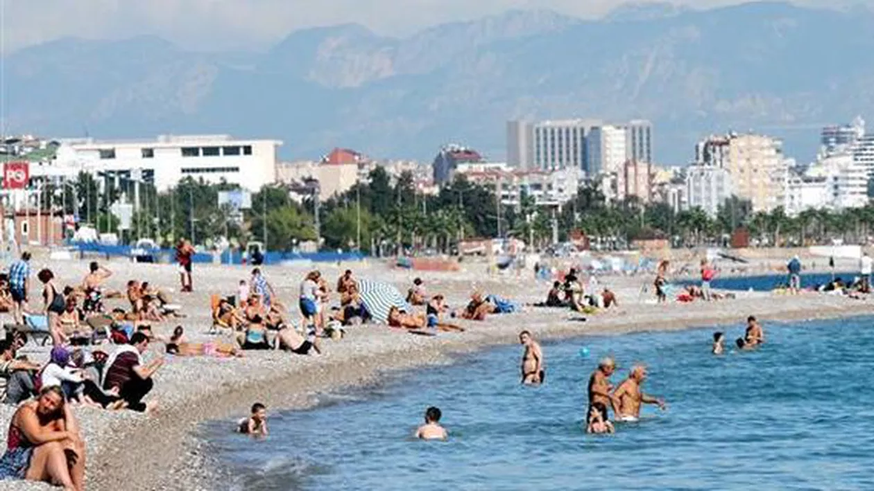 Vladimir Putin a anunțat că este de acord cu ridicarea embargoului rus impus asupra turismului din Turcia