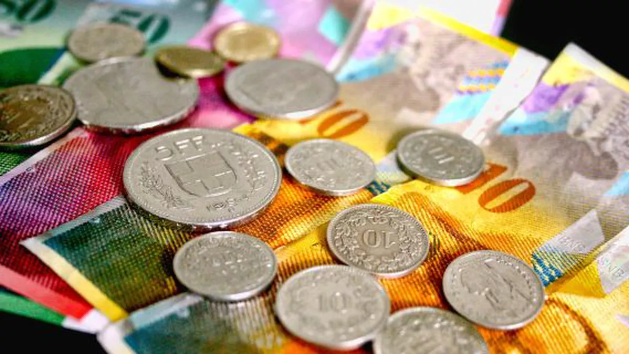 Premieră în instanță: Tribunalul București a decis definitiv înghețarea cursului francului elvețian la 2,1 lei în cazul unui credit în această monedă