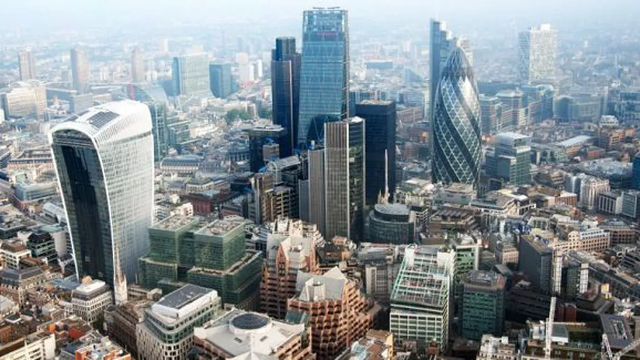 Un nou motiv de discordie în Uniunea Europeană după Brexit: A început vânătoarea pe businessurile ce pleacă din Marea Britaniei