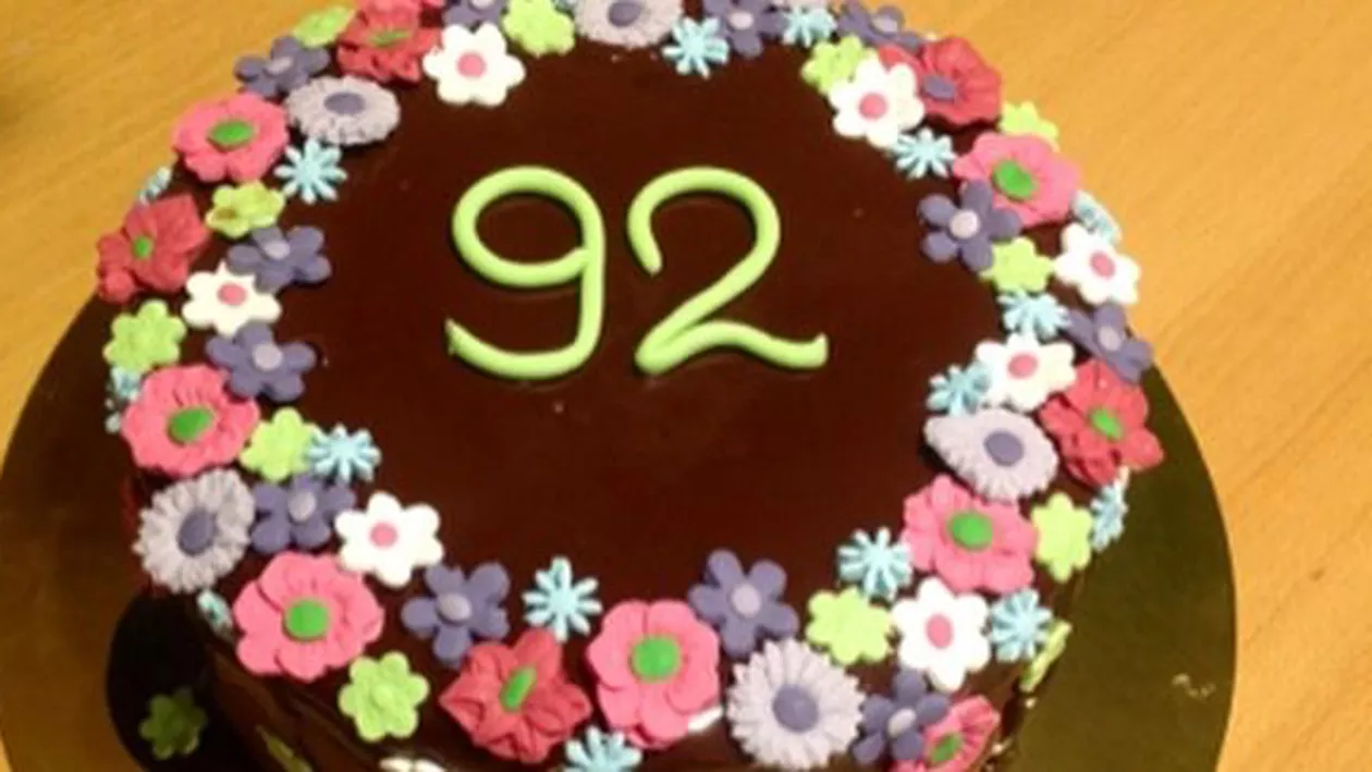 Aniversare inedită la 92 de ani. O bătrânică a făcut saltul vieții (FOTO)