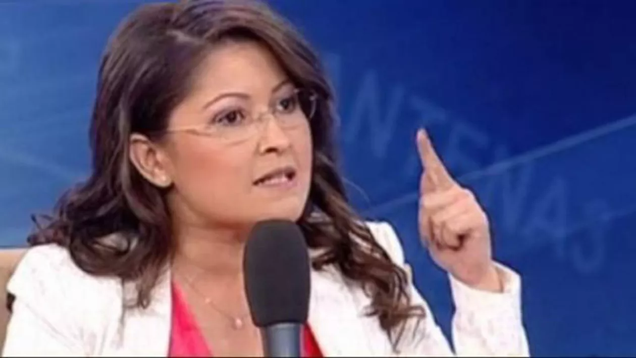 Iohannis ar putea zbura cu un avion vechi de 14 ani, care i-a aparţinut lui Berlusconi: "E o afacere de-a dreptul șocantă. Vorbim despre cel puțin 20 milioane de euro"