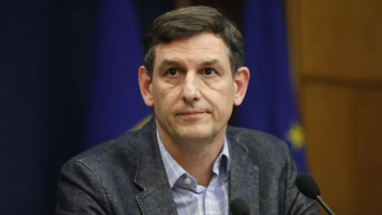 Situație fără precedent: Ministrul Costin Borc le-a mărit salariile subordonaților, deși inițial îi criticase că nu fac nimic