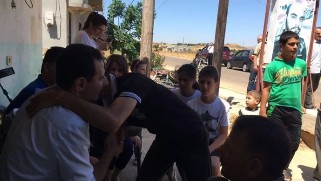Președintele sirian Bashar Al Assad, vizită la soldații răniți din regiunea Homs (VIDEO)