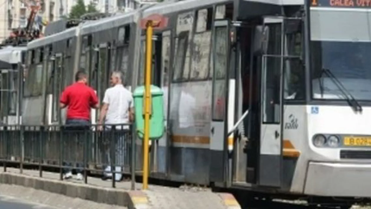 Un tramvai a deraiat în Capitală, la intersecţia Banu Manta cu Nicolae Titulescu