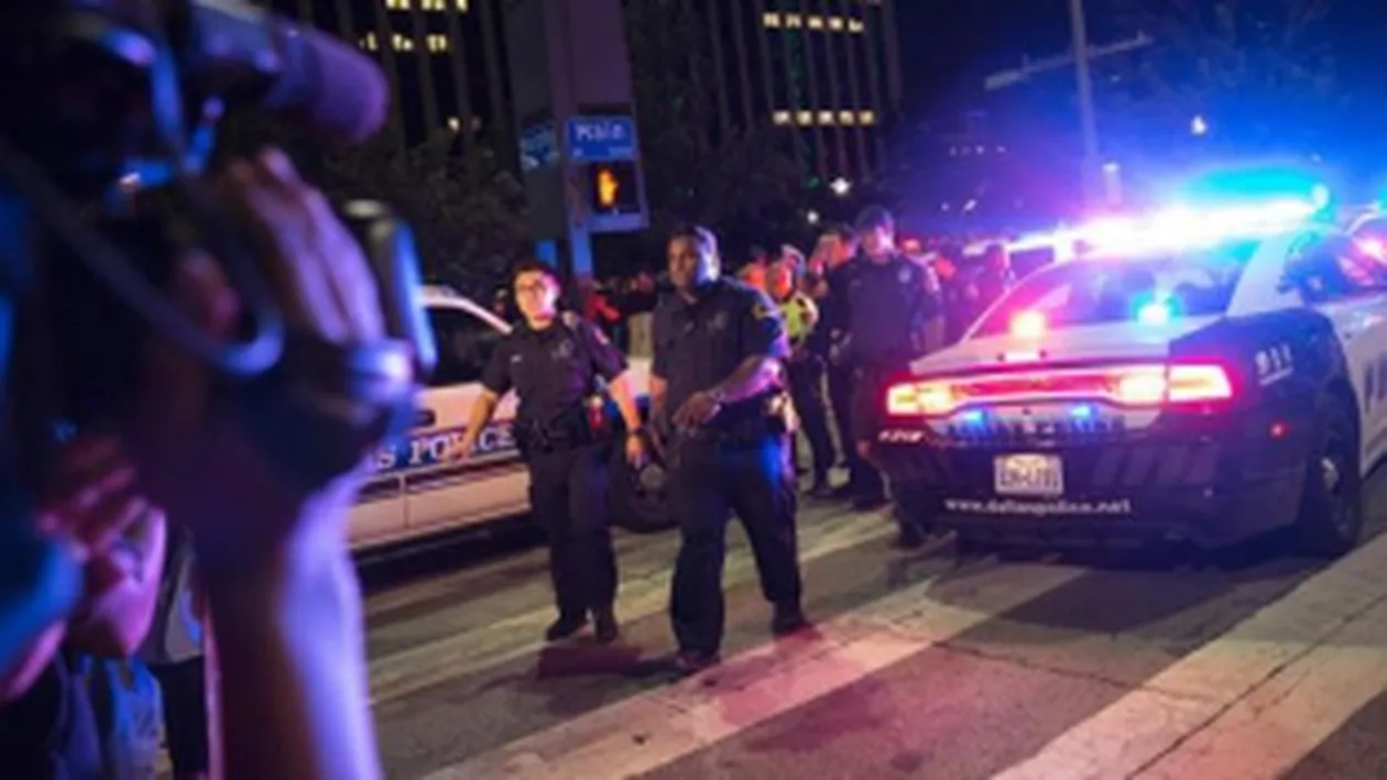 Un robot-bombă a fost folosit pentru a neutraliza un atactor din Dallas, după ce negocierile au eşuat