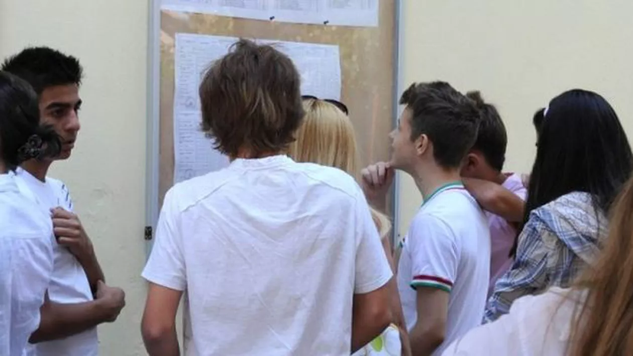 Diferenţe uriaşe după contestaţiile la Evaluarea Naţională! O elevă a ajuns de la 3,45, la nota 9