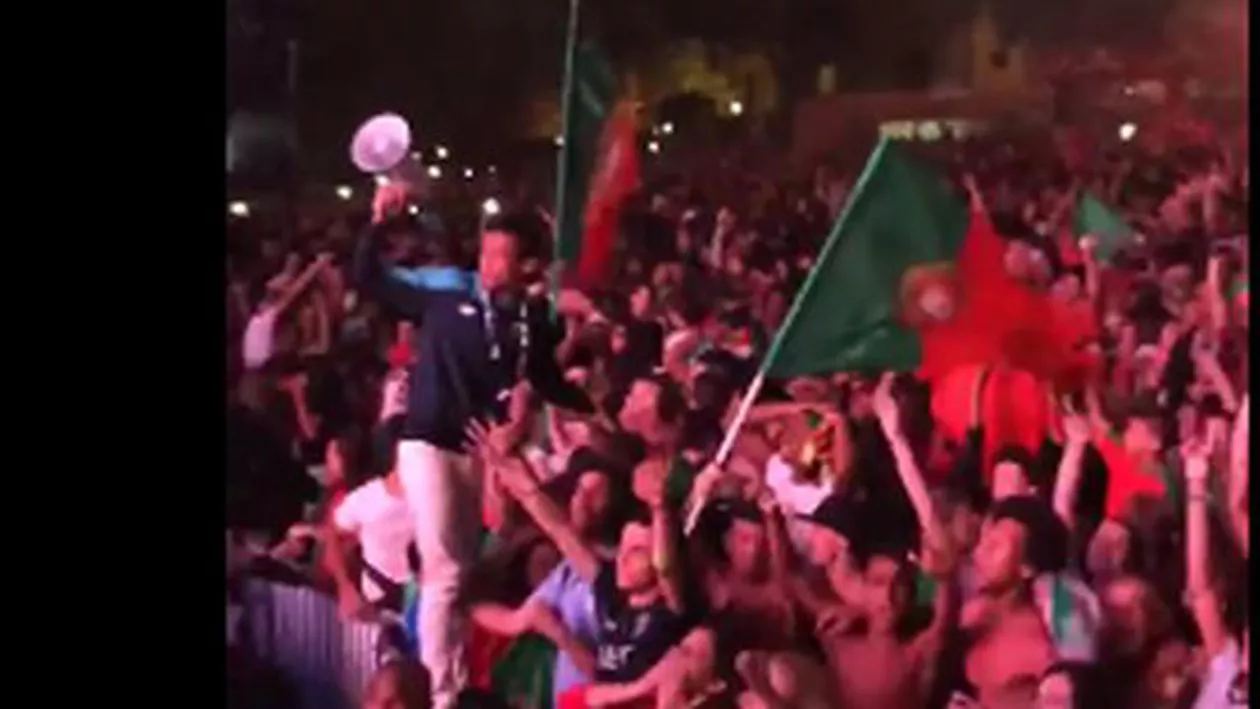 Imaginea bucuriei: Suporterii portughezi, în culmea fericirii după ce Eder a transformat Portugalia în campioana Europei (VIDEO+FOTO)