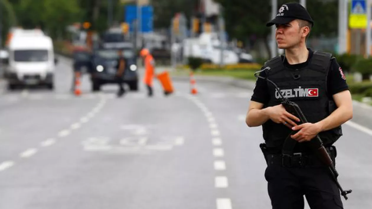 Panică la Ankara: Parlamentul turc, evacuat în urma unei informații privind un atac "iminent" (VIDEO)