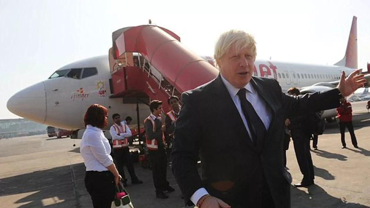 Probleme pentru Boris Johnson! Avionul cu care se deplasa spre Bruxelles a aterizat de urgență lângă Londra