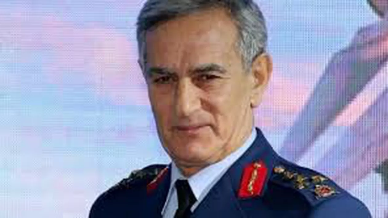 Turcia: Generalul Akin Ozturk, acum rănit în zona feţei, ar fi recunoscut că a coordonat tentativa de lovitură de stat (FOTO)